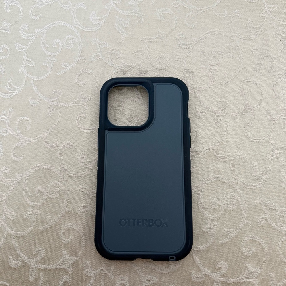 iPhone 14 Pro Max OtterBox Defender Series XT Pro Case